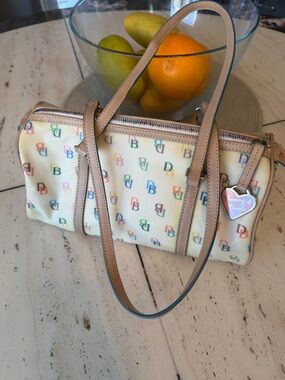 Vintage Dooney & Bourke Cream Multicolor DB Heart Logo Shoulder Bag